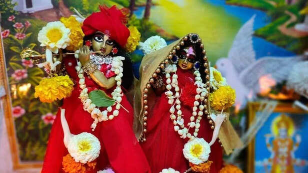 Rang Panchami 2025 Vrat Katha: रंग पंचमी के दिन जरूर पढ़ें ये व्रत कथा,  वैवाहिक जीवन बना रहेगा खुशहाल | rang panchami 2025 vrat katha for happy  married life | Herzindagi