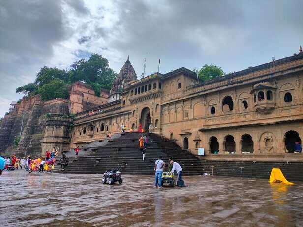 अद्भुत है महेश्वर का अहिल्या फोर्ट, सुंदर कारीगरी के लिए है मशहूर, जानें  इसका इतिहास - Khargone maheshwars ahilya fort is famous in the world know  history