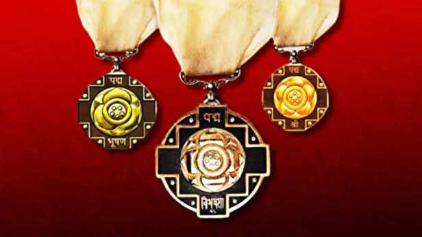 क्या किसी को भी मिल सकता है पद्म पुरस्कार? जानिए कब हुई शुरुआत, कैसे करें  आवेदन और कौन सी सुविधाएं मिलती हैं | Padma awards history how to apply for  padma award