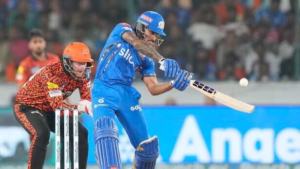 ipl-2024--sunrisers-hyderabad-srh-vs-mumbai-indians-mi-live-score-updates-ap-photo-270214943-16x9_0-485981.jpg?VersionId=Qe2n3E9KcVITBE1qvvXWR