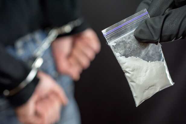 drugs-daragasa_6ecdd56fcfbf992c0232f53073cb5ab0-290202