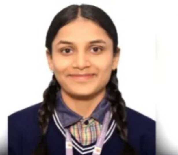 12TH TOPPER CHANDINI VISHVKARMA