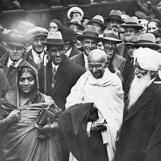12 मार्च 1930: जब गांधी जी ने दांडी यात्रा शुरू कर हिला दी थी अंग्रेजी  सत्‍ता की नींव - History AajTak