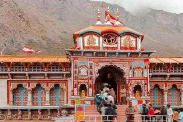 चारधाम यात्रा के बदले नियम, 50 साल से अधिक उम्र वालों के लिए लागू हुई यह  शर्त - char dham yatra new rules for pilgrims aged above 50 details here  rrmb - News18 हिंदी