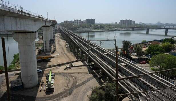 SB18riverbridge01-949519