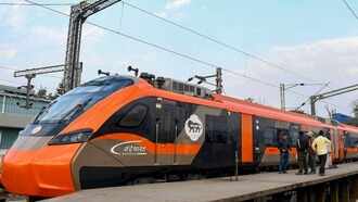 24 vande bharat sleeper coach