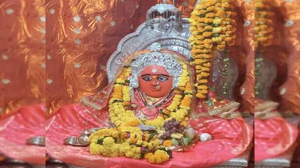 Navratri 2023 Famous Temple of Dewas Wali Mata Chamunda Tulja Bhavani  Changes 3 Form In 24 Hours Know Story । Navratri 2023: MP में यहां 2 बहनों  के रूप में विराजित है