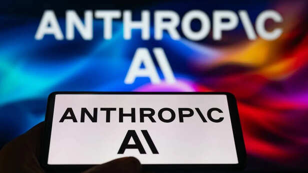 Anthropic सर्वे में बड़ा खुलासा, AI से क्यों घबरा रहे दुनिया के लोग? हमेशा रहता  है Job जाने का डर - India TV Hindi