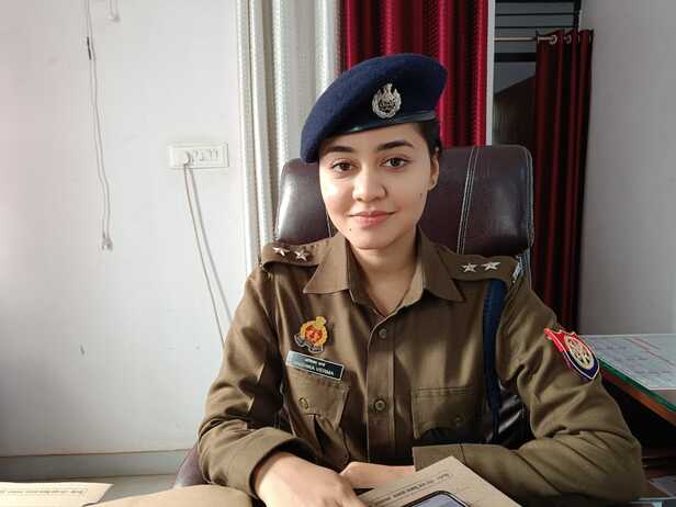 इंस्टा फेम अंशिका वर्मा IPS बनीं CO कोतवाली , 147 k हैं फॉलोअर | Gorakhpur  News New Lady Ips Got Charge