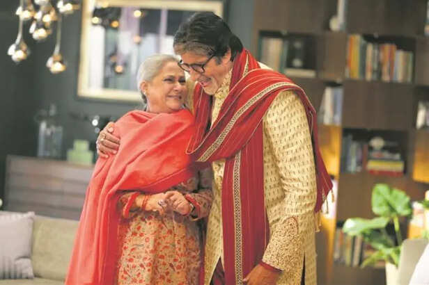 अमिताभ की फिल्म बीच में छोड़कर उठ जाती हैं जया, चुपचाप देखते रहते हैं बिग  बी - Amitabh bachchan calls jaya bachchan his worst critic says we have  domestic problem at home