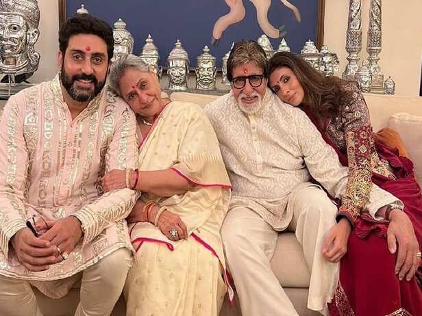 Sweta Bachchan shares Amitabh Bachchan Family Diwali Photo on Instagram |  Bachchan Family Diwali: Amitabh Bachchan ने परिवार संग मनाई दिवाली, श्वेता  बच्चन ने शेयर की फोटो