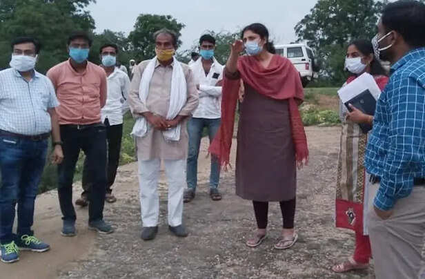 जानें कौन है ये घर-घर जाकर समस्या सुनने वाली आईएएस चिन्मयी गोपाल, अब  झुंझुनूं की बनी कलक्टर | Rajasthan Administrative Reshuffle Ias Chinmayee  Gopal Posted As Jhunjhunu Collector