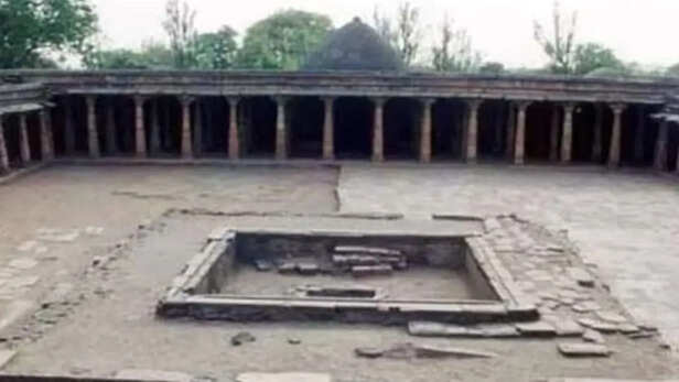 धार का भोजशाला मंदिर है...' हाई कोर्ट ने हिंदू पक्ष की मांग पर लगाई मोहर -  dhar bhojshala is mandir hindu temple madhya pradesh highcourt ASI ntcpvp -  AajTak