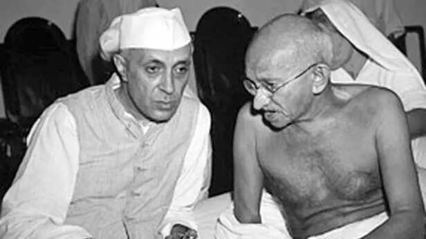 आधुनिक भारत के निर्माता थे नेहरू, आजादी की जंग में 9 बार गए जेल -  remembering first pm pandit jawaharlal nehru birth anniversary he almost  spent 9 years of his life in
