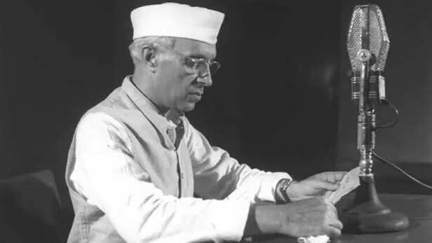 पुण्यतिथि: माँ भारती के सच्चे सपूत जवाहरलाल नेहरू | Death anniversary: Jawaharlal  Nehru, the true son of Mother india - Hindi Oneindia