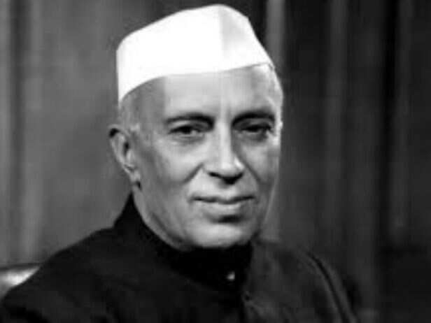 पंडित जवाहर लाल नेहरू की Biography: जिन्होंने कहा था आराम हराम है... | Pt. Jawaharlal  Nehru Biography in Hindi - Hindi Oneindia