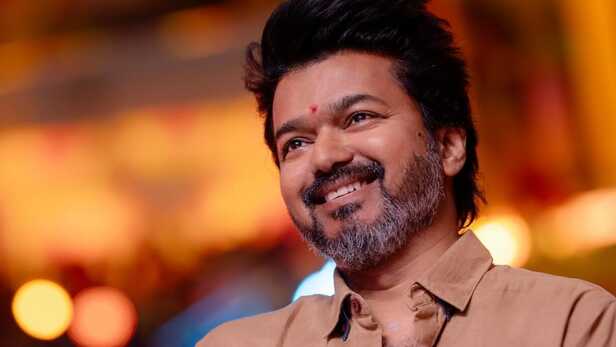 Thalapathy Vijay:शुरू हुई विजय की चुनावी पारी, कोरोना में दान किए थे डेढ़  करोड़, जानें कब-कब दिखाई दरियादिली - Thalapathy Vijay Acting Career And  Philanthropic Work - Amar Ujala Hindi News Live