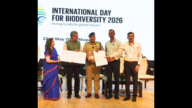 IPS Raja Babu Singh wins State Biodiversity Award for transforming PTS  Tighra into green ecosystem || Whispersinthecorridors
