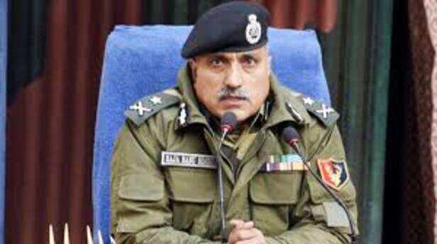 1992 में कारसेवक बने IPS राजा बाबू, बोले- रिटायर होकर अयोध्या में करूंगा  सेवा - Ayodhya Ram Mandir BSF IPS OFFICER Raja babu after retirement  service to ram devotees lclar - AajTak