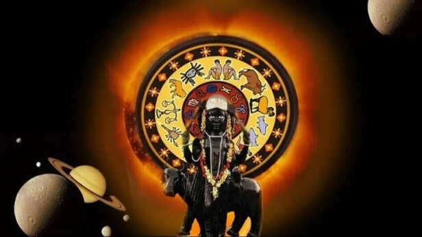 Shani Gochar 2026: बैक-टू-बैक शनि गोचर! 2026 के आखिर तक शनि बरसाएंगे  कृपादृष्टि, इन राशियों पर होगी पैसों की बरसात! - shani gochar 2026 saturn  retrograde direct lucky zodiac signs ...