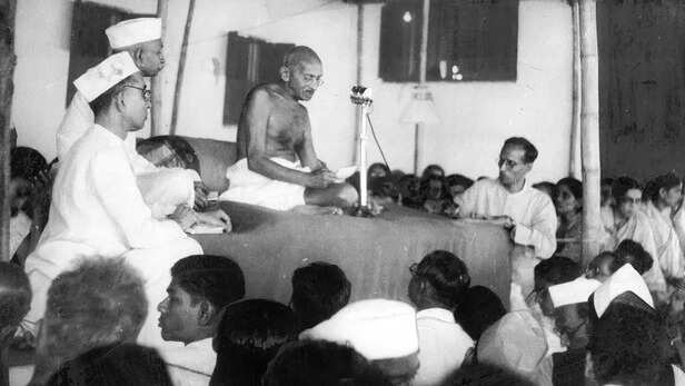One Language, Two Scripts: Gandhi's Vision for Hindustani - Frontline