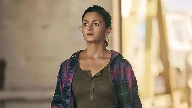 Alpha Release Date: आगे खिसकी अल्फा की रिलीज डेट, Alia Bhatt की स्पाई  थ्रिलर के मेकर्स ने लिया बड़ा फैसला - alpha release date changed due to  this reason alia bhatt sharvari