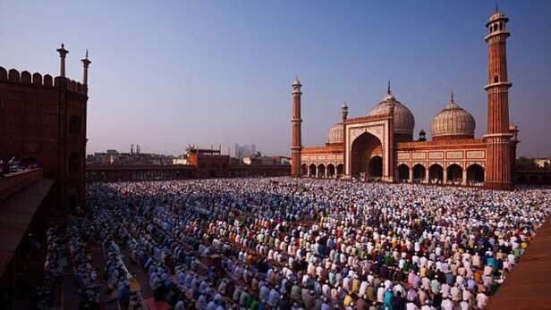Eid al-Adha 2024: देशभर में आज मनाई जा रही बकरीद, जानें इसके पीछे का इतिहास  - bakrid eid al adha 2024 know the importance and history of this day  qurbani in eid