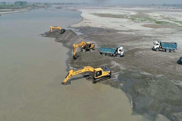 banner-sand-mining-197977