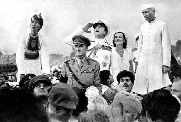 जब लॉर्ड माउंटबेटन ने दी भारत के तिरंगे झंडे को सलामी, ये तस्वीरें खुश कर  देंगी आपका दिल