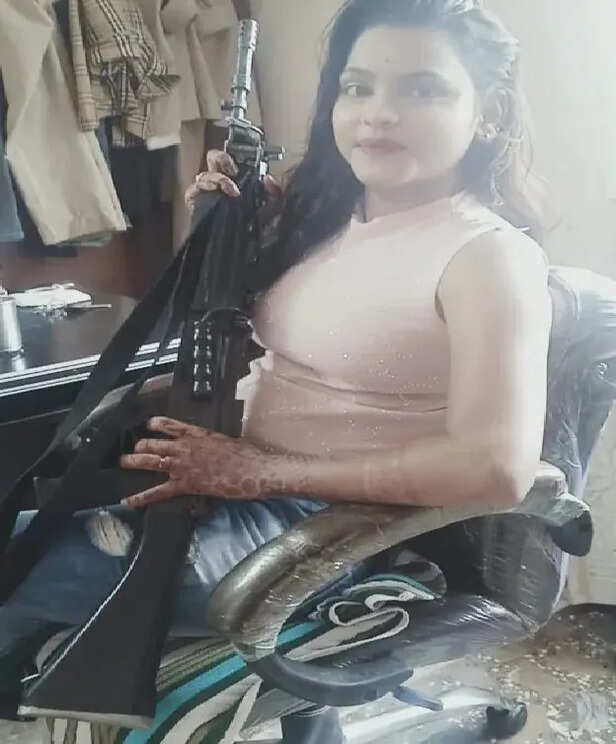 gun photo fraud marriage extortion