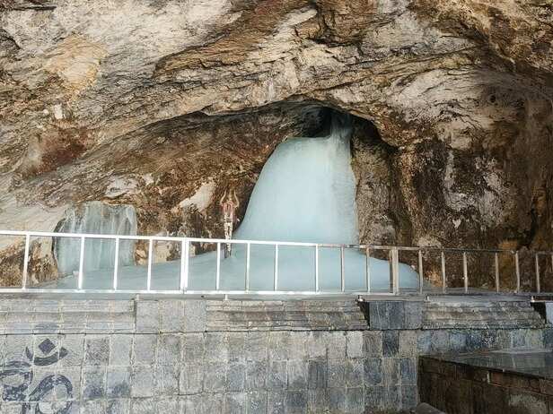Amarnath Yatra: जम्मू में बाबा बर्फानी की गूंज; भक्तों का जत्था रवाना, अमरनाथ  यात्रा का उत्साह जोरों पर | shree amarnath-yatra-2025-Start-baba-barfani-devotees-Jattha-lg-manoj-sinha  ...