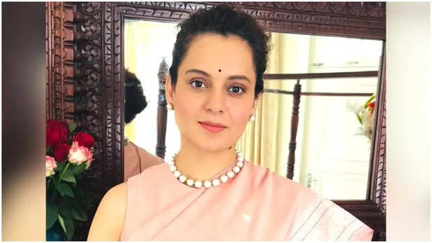संसद में नेताओं की बहस देख शॉक्ड थीं कंगना, स्पीच बोलने में किया स्ट्रगल,  बोलीं- ब्लैक आउट हो गई - kangana ranaut shocked seeing parliament MPs  arguments political challenges ...