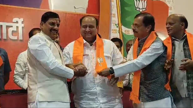 दीपक सक्सेना