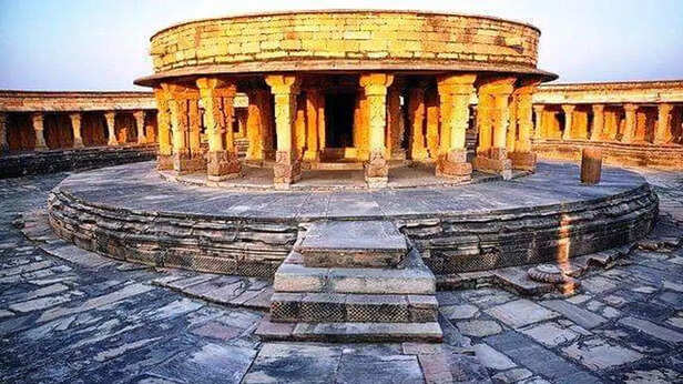 Chambal's 64 yogini Temple a replica of Parliament House । चंबल के बीहड़  में आज भी गुलजार है चौंसठ योगिनी मंदिर, जिसकी तर्ज पर बना है संसद भवन