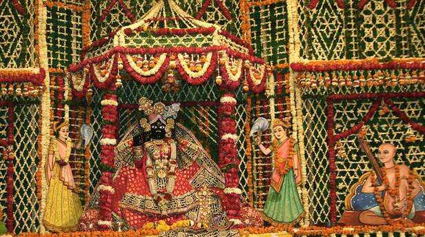 Shri Banke Bihari Mandir - Darshan &amp; History