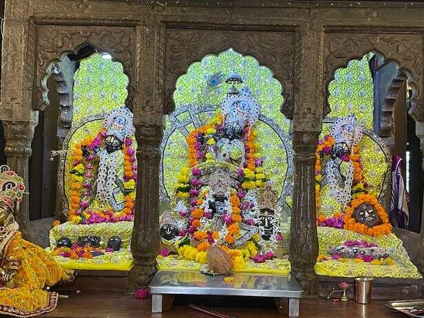 Banke Bihari Mandir Rajwada Chowk, Indore City, Dist. Indore - Pilgrim Data  Services