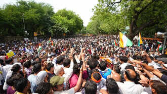 18 cockraoch janta party jantar mantar protest