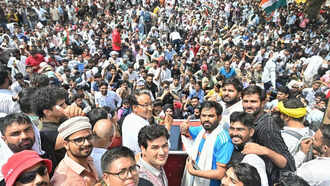17 cockraoch janta party jantar mantar protest