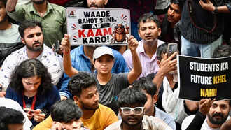 24 cockraoch janta party jantar mantar protest