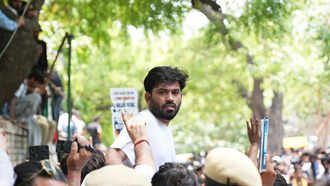 21 cockraoch janta party jantar mantar protest