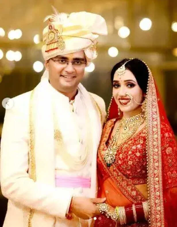 anu-beniwal-ips-With-Her-Husband-IPS-Ayush-Jakhar