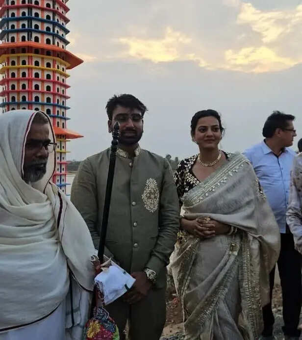शादी का पैसा बना नेक काम की पहचान, MP की सलोनी जैन ने ₹7 लाख से बनाया अनोखा  बर्ड टॉवर - MP Breaking News