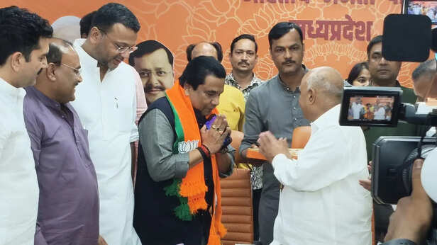 rakesh yadav joined bjp