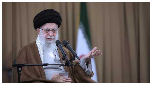 Iran:ईरान के सुप्रीम लीडर के पुराने ट्वीट हो रहे वायरल, महिलाओं को लेकर कही  गई बातों की अब हो रही चर्चा - Iran Supreme Leader Ayatollah Ali Khamenei  Old Tweets Gone Viral