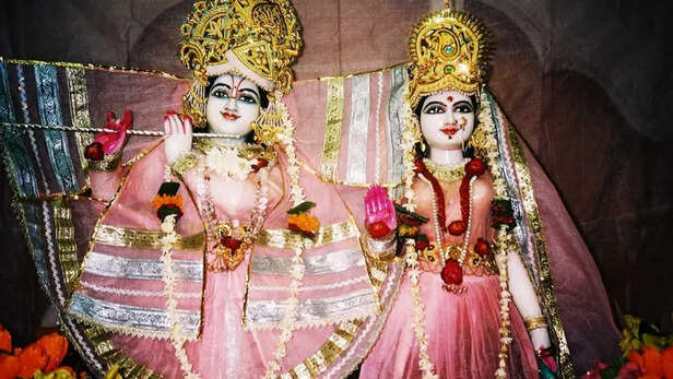 Nidhivan Rang Mahal Radha And Krishna In Vrindavan