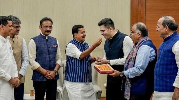 AAP को झटका, राघव चड्ढा समेत 7 बागी सांसदों की बीजेपी में एंट्री को मिली  राज्यसभा सभापति से मंजूरी - rajyasabha chairman approves aap 7 mps join bjp  raghav chadha sandeep pathak