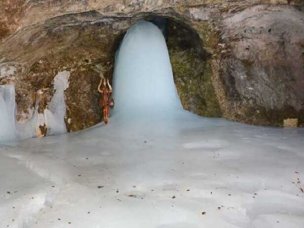 Amarnath yatra 2022 How Shivling Constructed in Amarnath Cave Shivling  Mythology | Explainer: अमरनाथ गुफा में ऐसे होता है पवित्र शिवलिंग का  निर्माण, पढ़िए रोचक कहानी
