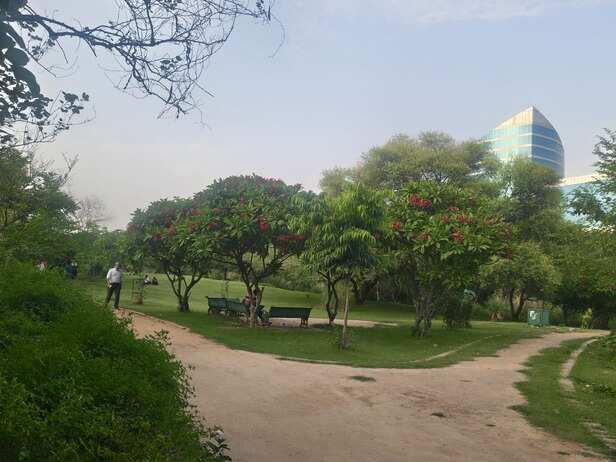 जेएलएन मार्ग पर सरकारी जमीन हड़पने का घोटाला