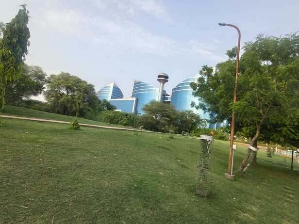 जेएलएन मार्ग पर सरकारी जमीन हड़पने का घोटाला