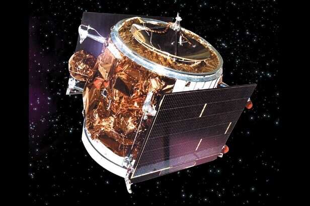 APPLE: ISRO First Indian Geostationary Communication Satellite - News18  हिंदी